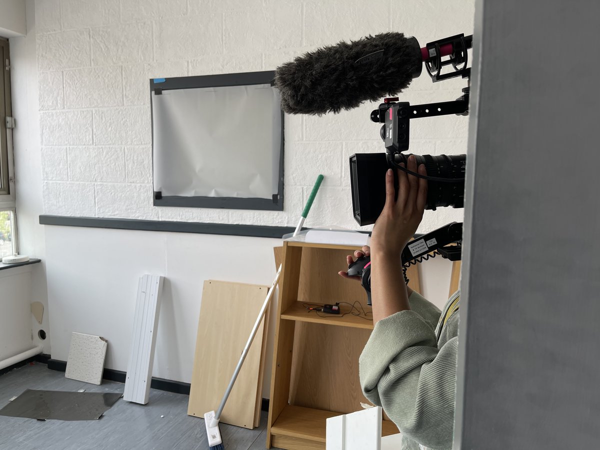HafsahNibe's tweet photo. ..getting #philosophical about depth of field, #creative about framing and cinematography, #ethical about the best way to work with folk, and #aspirational about our next steps as independent female self-shooters #onwards https://t.co/QebUJYtvtt