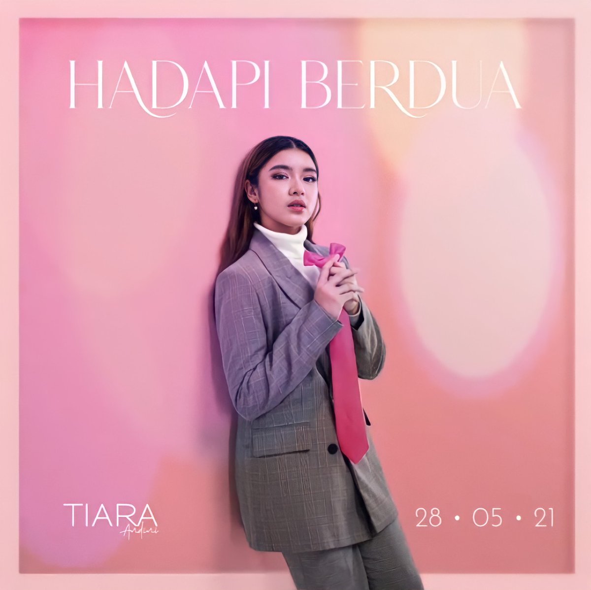 Are you ready for the single 'HADAPI BERDUA' from Tiara Andini ?? ✨

Nanti malam, rilis pukul 00.00 WIB 
Can't Wait!! 😍
Siap-siap begadang ya MooTiara 🤗

<a href="/initiaraandini/">Tiara Andini 🌙</a>
#KitaHADAPIBERDUA