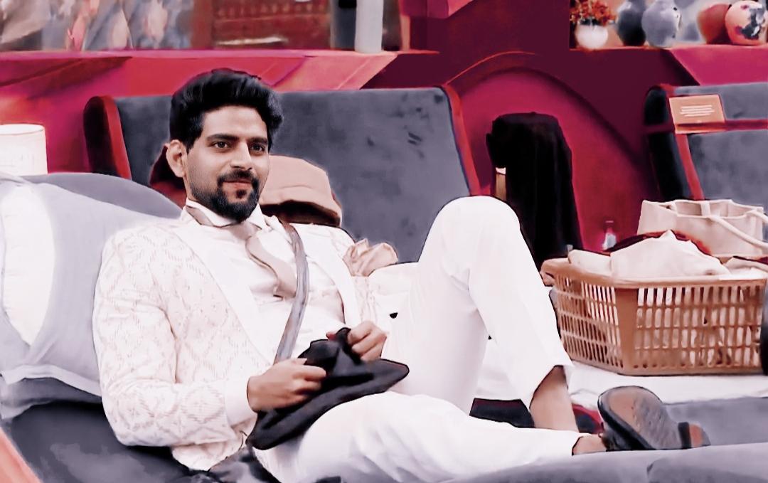 CarefreeRomeo's tweet photo. Let's settle this to see active fans.

RT: #Aari 

Like:  #BalajiMurugaDoss

#BiggBossTamil4 https://t.co/S5ojLv4Ymt