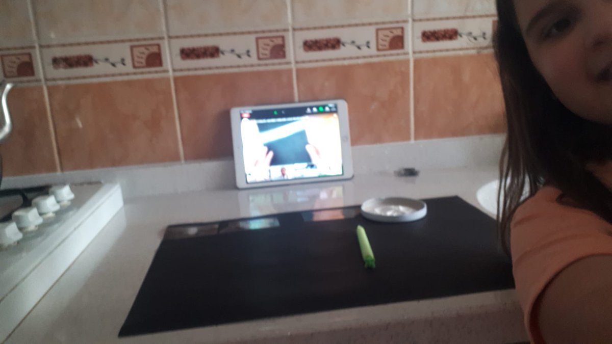 İTÜ ETA VAKFI DOĞA KOLEJİ çalışkan arıları ‘Eşsiz Parmak İzlerim’ metnimizin bir etkinliğini yaptı. Her biri parmak izlerinin ne kadar da eşsiz ve benzersiz olduğunu gördü. Evden ailelerimizde deneye katılınca etkinliğimiz daha zevkli hale geldi. 🧫 🧪 🔬 <a href="/GuldenOnat/">Gülden ONAT</a> <a href="/KvancBarlas/">Kıvanç Barlas 🇹🇷</a>