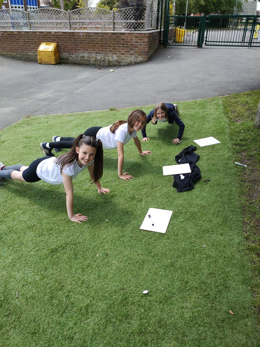 Ryan Jones tweet media