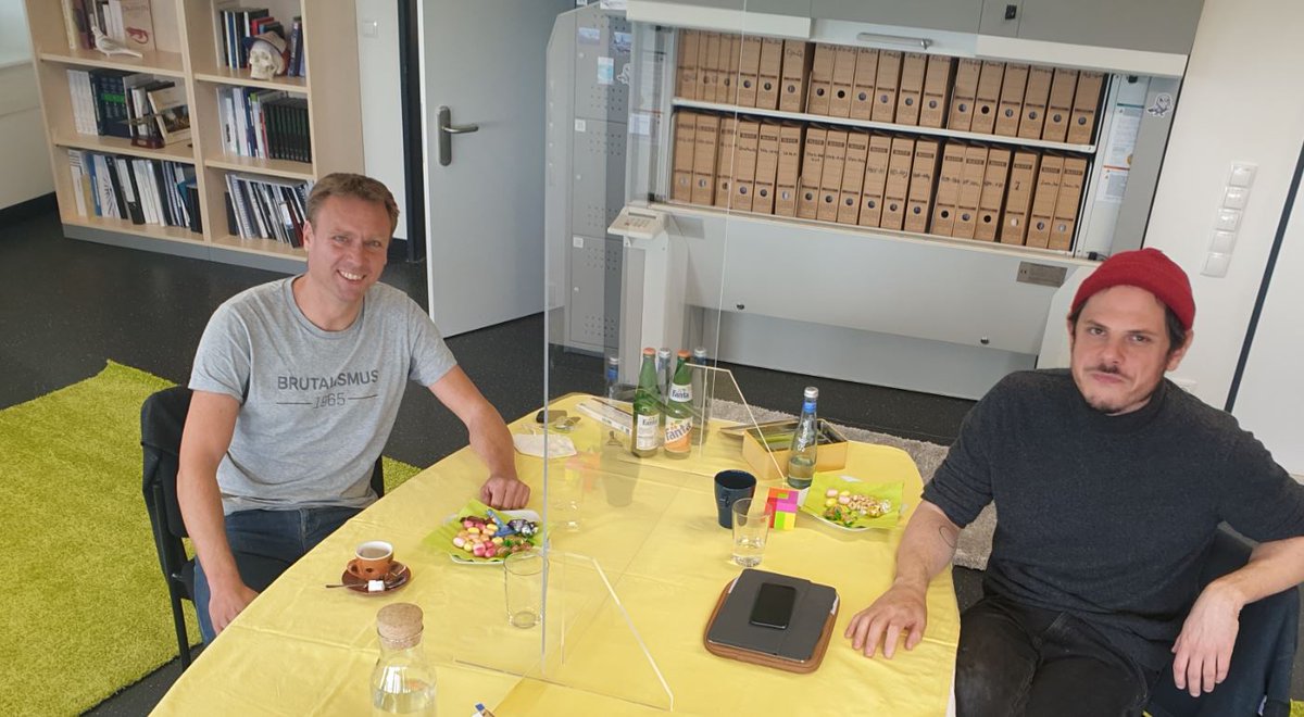 Wie lassen sich Gene ein- und ausschalten? 🤔 Einen Crashkurs in #Epigenetik liefert die neue Folge des Podcasts "Kannste vergessen?". Zu Gast bei @defluenzer ist Robert Kumsta, RUB-Professor für genetische #Psychologie. 👉 sfb1280.ruhr-uni-bochum.de/podcast (📷: Sandra Linn) ^lb