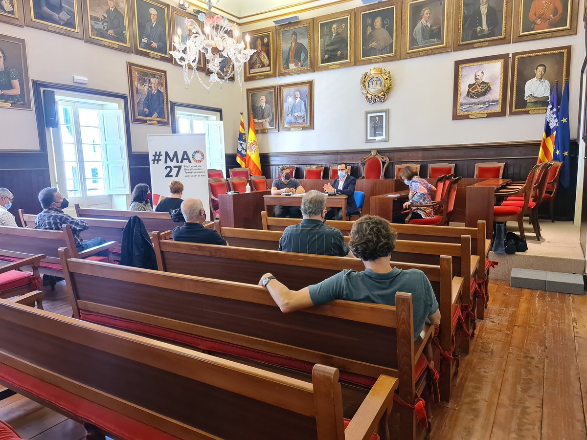 AjuntamentMao's tweet photo. ➡️L'Ajuntament s'ha reunit amb un grup d'empreses del polígon industrial en el marc del procés participatiu del Pla Local de Reactivació i Transformació Maó 2021-2027. #Mao27 

🔗Per més info: https://t.co/HOMiXgzvPG https://t.co/f03xpJYw3F