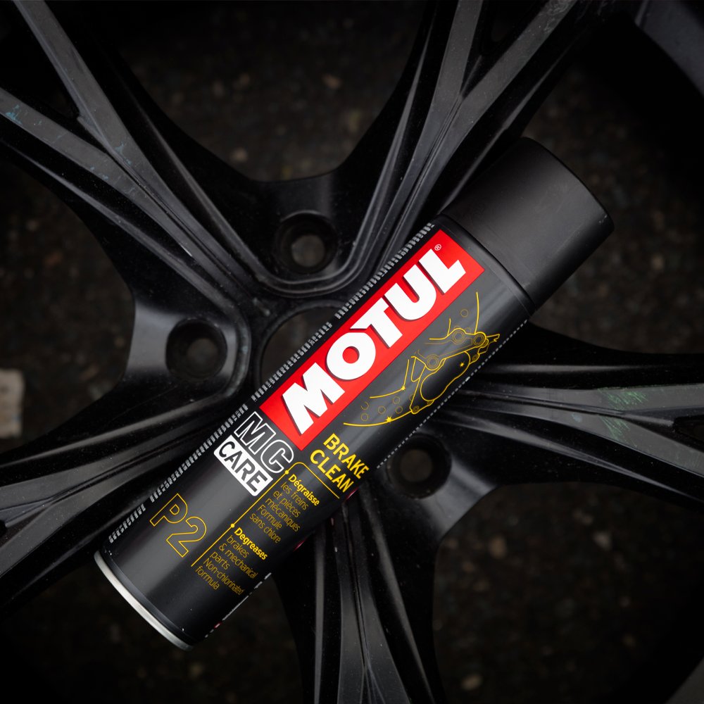 Motul_uk's tweet photo. There is nothing our brake clean can't tackle.
#PoweredByMOTUL #MOTULUK #MCCare https://t.co/gfyDBu6VNY