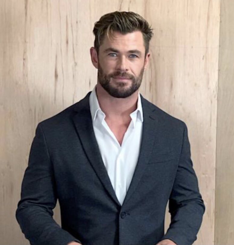 sashawrites's tweet photo. Yep-itโs that day again! The best day-Thorsday!!! Iโm so glad this day exists ๐ May you have all sorts of hero inspiration today! #writingromance #romancewriter #heroinspiration #heromaterial #strongestavenger #thorthorsday #thorfan #thorfangirl #haveagreatday https://t.co/5rRg5j30pe