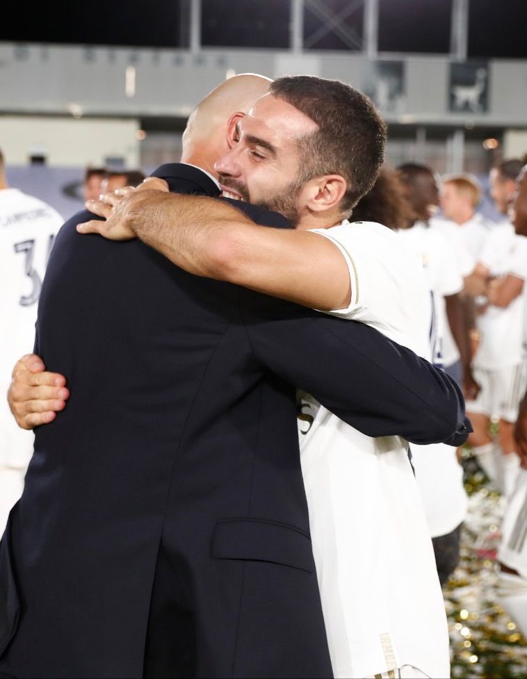 DaniCarvajal92's tweet photo. Míster, sólo tengo palabras de agradecimiento por este tiempo en el que te he tenido como entrenador. Muchas gracias por tu entrega, dedicación y por hacerme mejor jugador cada día. https://t.co/vOGrLUrlPm