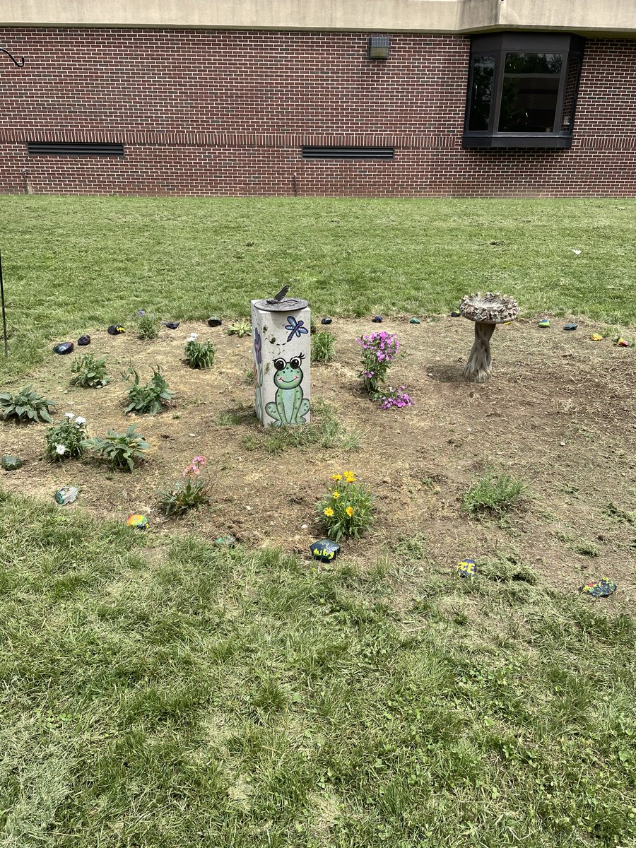 Our Honeybee garden is done. Students worked very hard  and did a great job❤️❤️ <a href="/FCEhse/">Fall Creek Ele.</a>