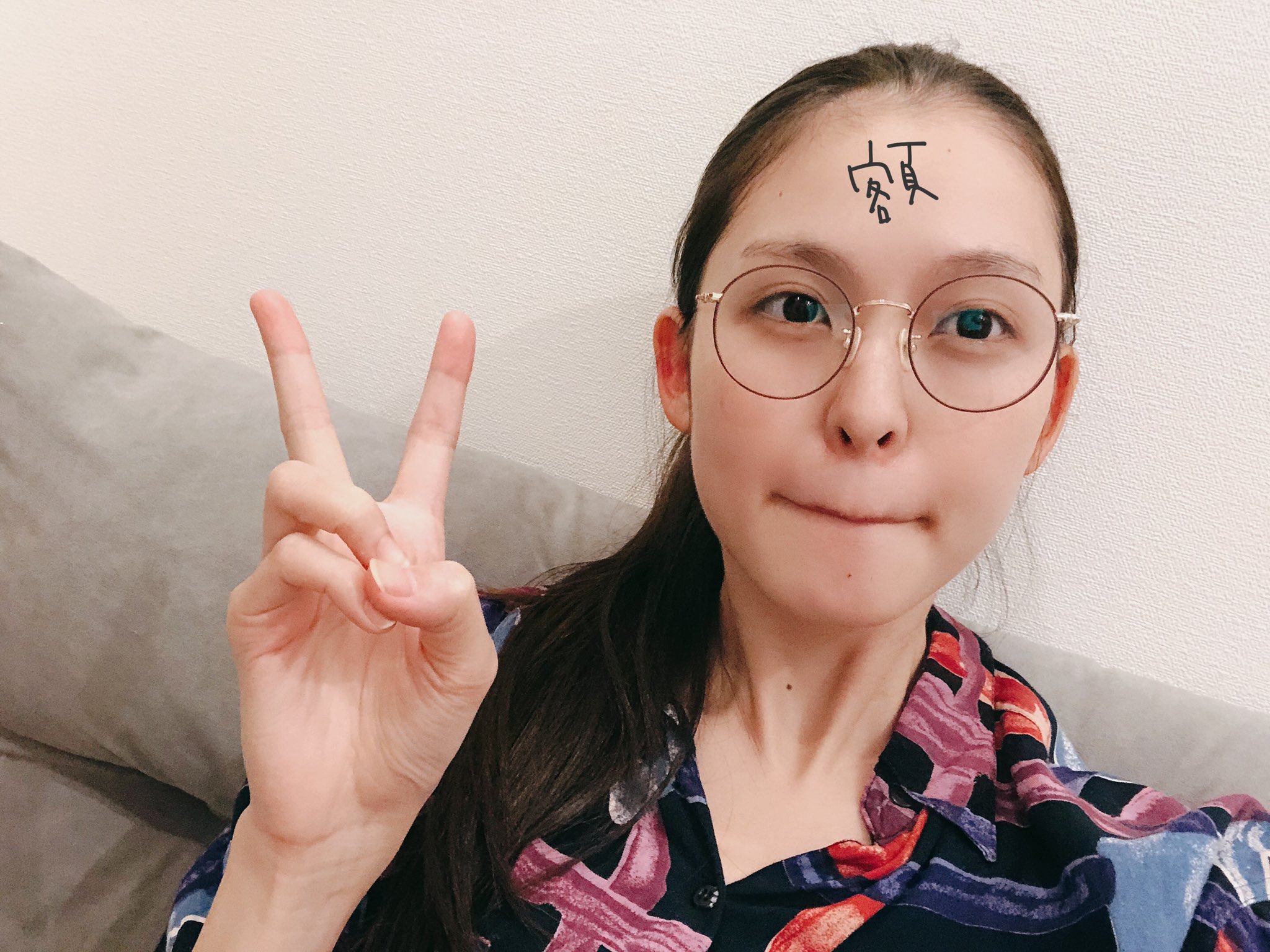 野本ほたる 健康診断で視力が0 6と言われ あれ 眼鏡必要じゃん ってなり作りに行った場所で視力また測ったら1 2ありました 見えてるんかい フレームあれこれ悩んで いろんな説明してもらって 視力まで測ってもらったのにいりませんは言えなかった
