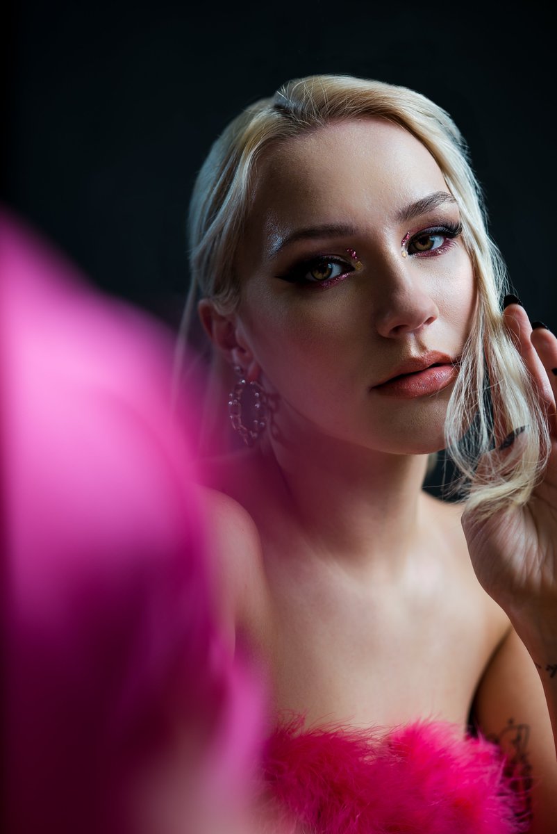 Premiere: <a href="/kirstyvgrant/">Kirsty Grant</a> - Give &amp; Take

Scottish born, London based songstress Kirsty Grant has been on our radars for a while now and completely exceeds all expectations release after release.

More: bit.ly/2RNuJFm