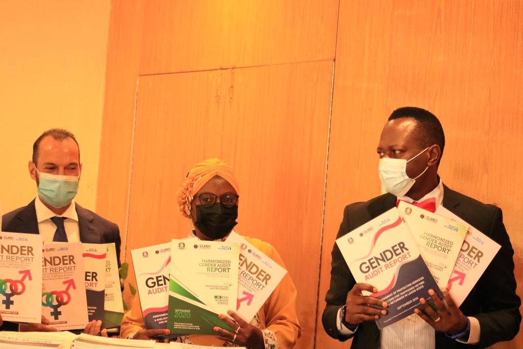 adedoyinadeeso's tweet photo. Voila!!
The Launch of the Harmonized Gender Audit Report of Protection Services & Shelters for Survivors of Human Trafficking in Edo & Lagos states launched by @cleenfoundation with support from @unwomenNG @Fu_invictus
@osce_cthb @ItalyMFA
#ForcedMigrationNG https://t.co/BWNZ8DwCeP