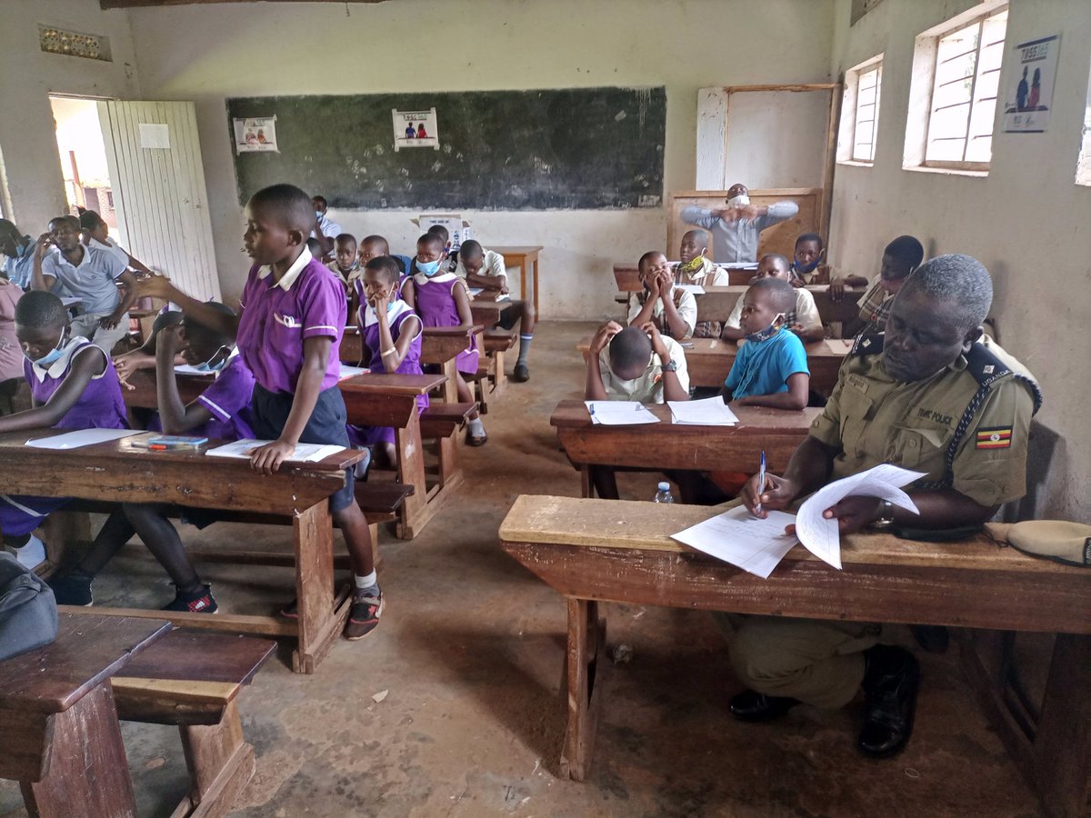 UzimaAri's tweet image. In partnership with the traffic police, town council leadership, school administrations, parents, boda boda riders and taxi drivers; UZIMA ARI is rolling out the Together for Safer School Journeys project (TOSS365) in Jinja District. #localActions @ClaiminOurSpace