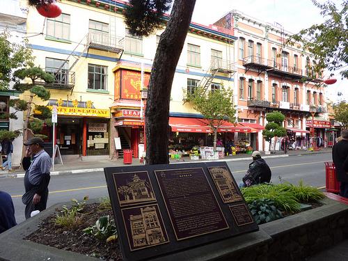 HistoricPlaces's tweet photo. As the oldest and most intact Chinatown in Canada, Victoria's Chinatown #nationalhistoricsite represents an important chapter in the complex history and heritage of Chinese Canadians. #AsianHeritageMonth

ℹ️: https://t.co/ueA7TYvvsj https://t.co/fmqxu9TYmA