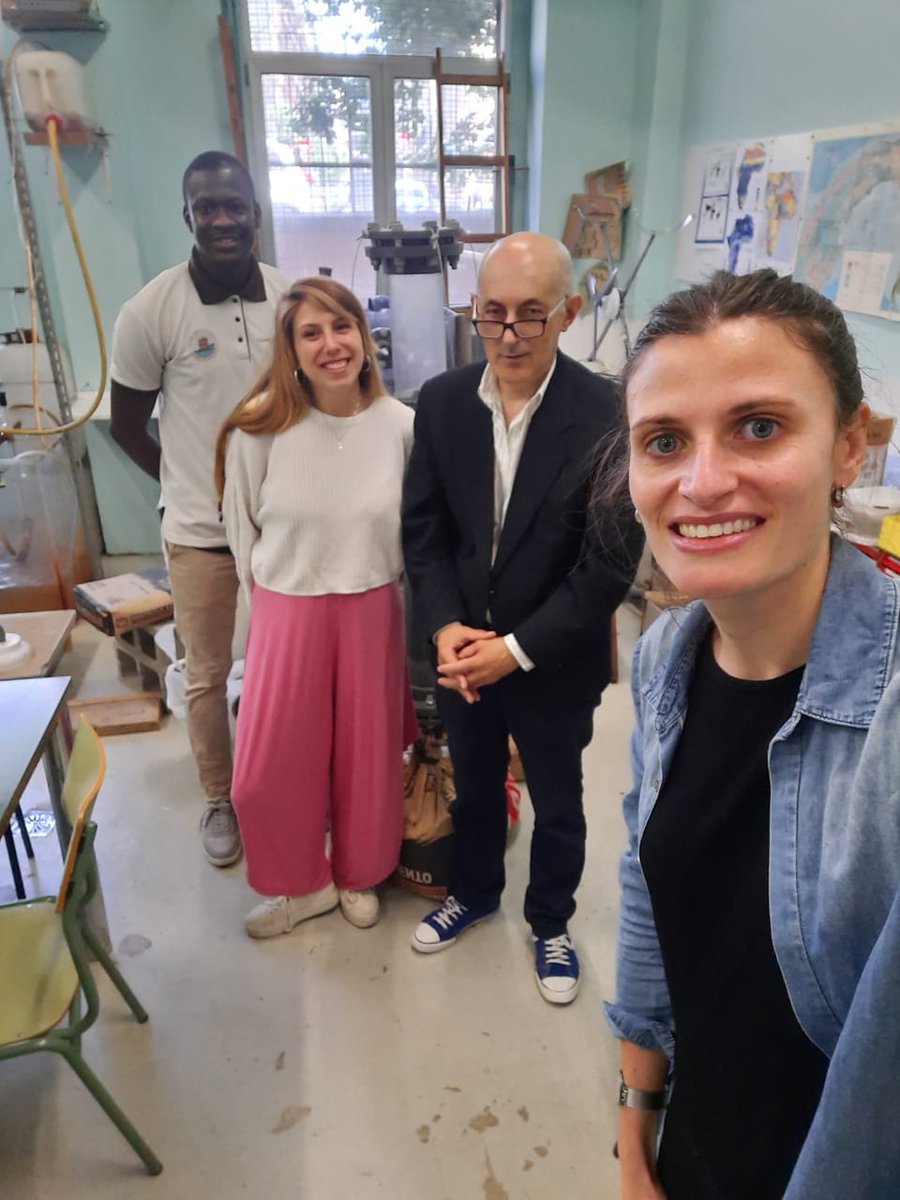 AySdes's tweet photo. Ayer, en el @ETSIDI_UPM, contamos con la visita de @anaclararho del grupo de Cooperación de la UPM. 

Ana vino a conocer el trabajo  realizado por nuestro grupo de Cooperación y, en concreto, a nuestro excelentísimo coordinador, José Antonio Mancebo.

Gracias Ana #CooperacionUPM https://t.co/nZC71vsJEC