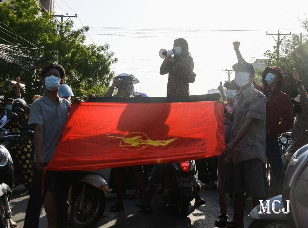 Motorcycles Strike of Mandalay based Students' Union to overthrow the military dictatorship on the evening of May 27.

#StopInternetRestrictions
#May27Coup
#WhatsHappeningInMyanmar