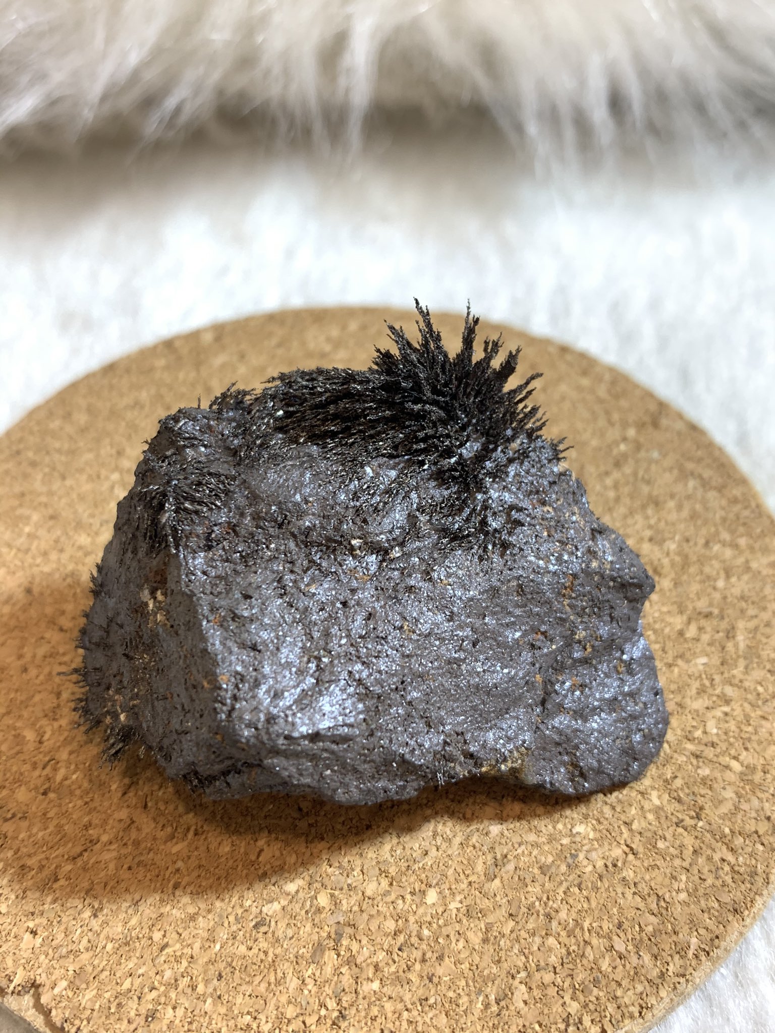 クリスタルワールド川崎店 砂鉄 さてつ は磁鉄鉱の結晶が風化し 分離されて集積したもので 細かいですが一粒一粒が結晶体となっています T Co Bpi4wljw7d Twitter