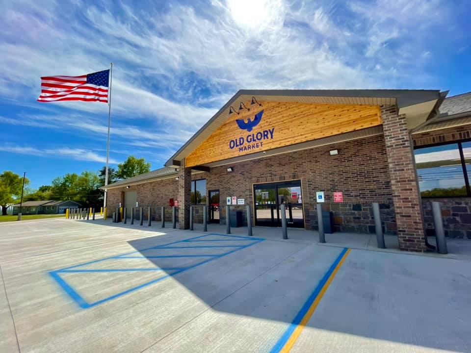 MidwestCo's tweet photo. Grab lunch today at Old Glory Market in Warrensburg, MO! Do an early lunch because they've been selling out of Genuine Broaster Chicken!
#getbroasted #gbc #broasterchicken @BroasterCompany #oldglorymarket https://t.co/OGIWwGfs4P