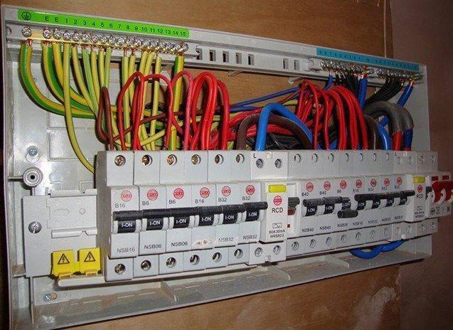 R_P_Electrical's tweet photo. We troubleshoot all electrical equipment, problems are generally solved by replacing defective equipment or components. We logically and systematically analyse circuits and determine exactly what is wrong with them. https://t.co/1mBjCjHWPu