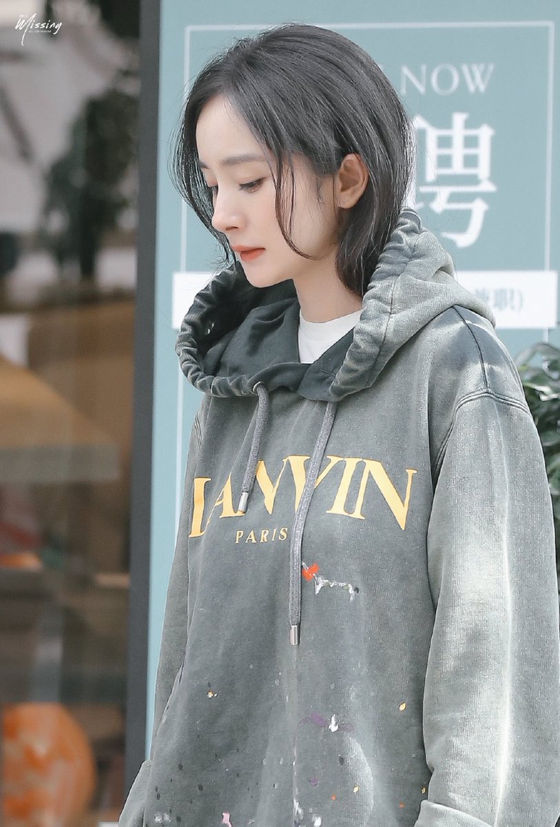 foxmini3's tweet photo. #YangMi #杨幂 #Thetwoeightlawoflove #หยางมี่ 
Shooting new drama “Thetwoeightlawoflove”
Wow! She's gorgeous https://t.co/H5uNR6QeEN