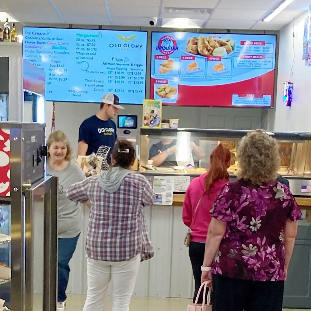 MidwestCo's tweet photo. Grab lunch today at Old Glory Market in Warrensburg, MO! Do an early lunch because they've been selling out of Genuine Broaster Chicken!
#getbroasted #gbc #broasterchicken @BroasterCompany #oldglorymarket https://t.co/OGIWwGfs4P