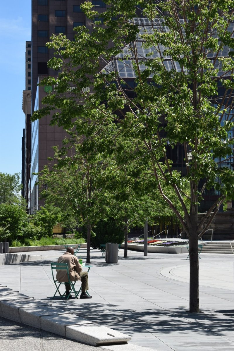 CLEPublicSquare's tweet photo. Take a much-needed break and check out Diana Chittester (@dianachittester) at #SquareSounds during lunch hour today!
🎵
Square Sounds happens M-F 11:30 AM - 1:30 PM #InTheSquare by and for Clevelanders!
🎵
See the lineup each week: https://t.co/ejv9sOaRG8 https://t.co/EEBdeF6F8w