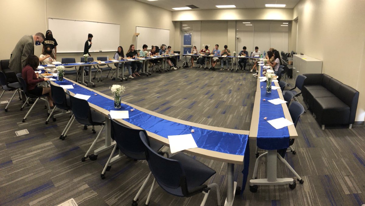 THSadvanceda's tweet photo. Getting ready to celebrate our IB seniors!  The future is in good hands! https://t.co/q4QIVwOYIL