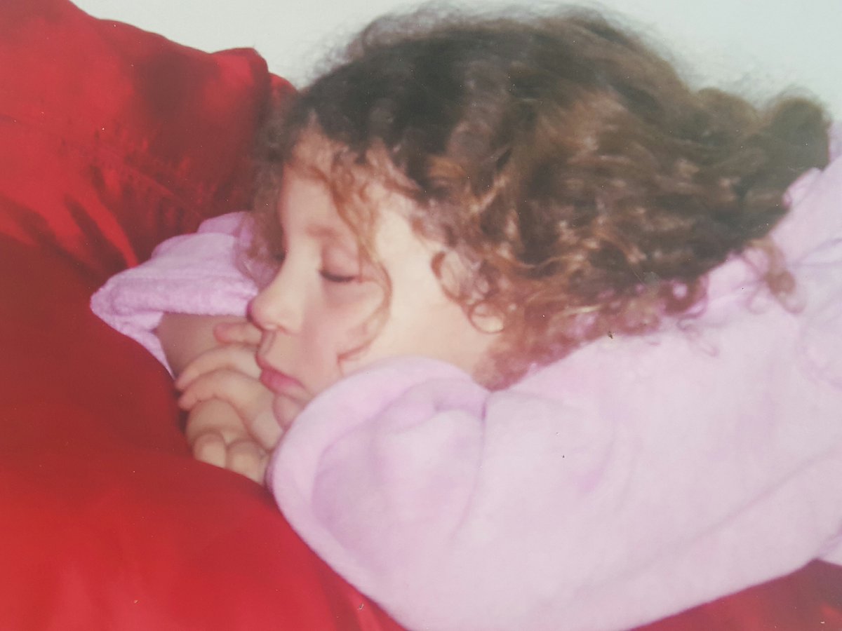 sosotopbien's tweet photo. #anniversaire 
Aujourd'hui ma fille a 22 ans dont 1 an en réa et bientôt 3 dans un fauteuil roulant. Est-ce q'on a envie de faire la fête ? Pas trop j'avoue ! mais c'est une brillante étudiante en lettres et voilà on se réjouie de ce qu'on peut.
Joyeux anniversaire ma beauté🥰🎂 https://t.co/sTgkXqjffD