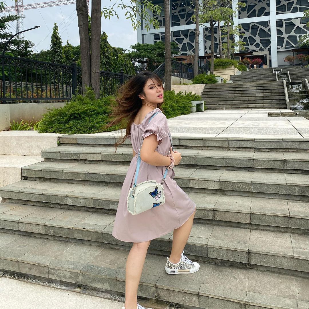 tirezalways's tweet photo. Meski badai telah menerpa terus-menerus untuk hubungan kita
Tapi selagi kita kuat, yakin dan terus  bersama
Yakinlah semua badai bisa kita lewati 
Dan yang terpenting kita "Hadapi Berdua" ❤️

Tiara Andini
#kitaHADAPIBERDUA
@initiaraandini https://t.co/G4XVAWcP65