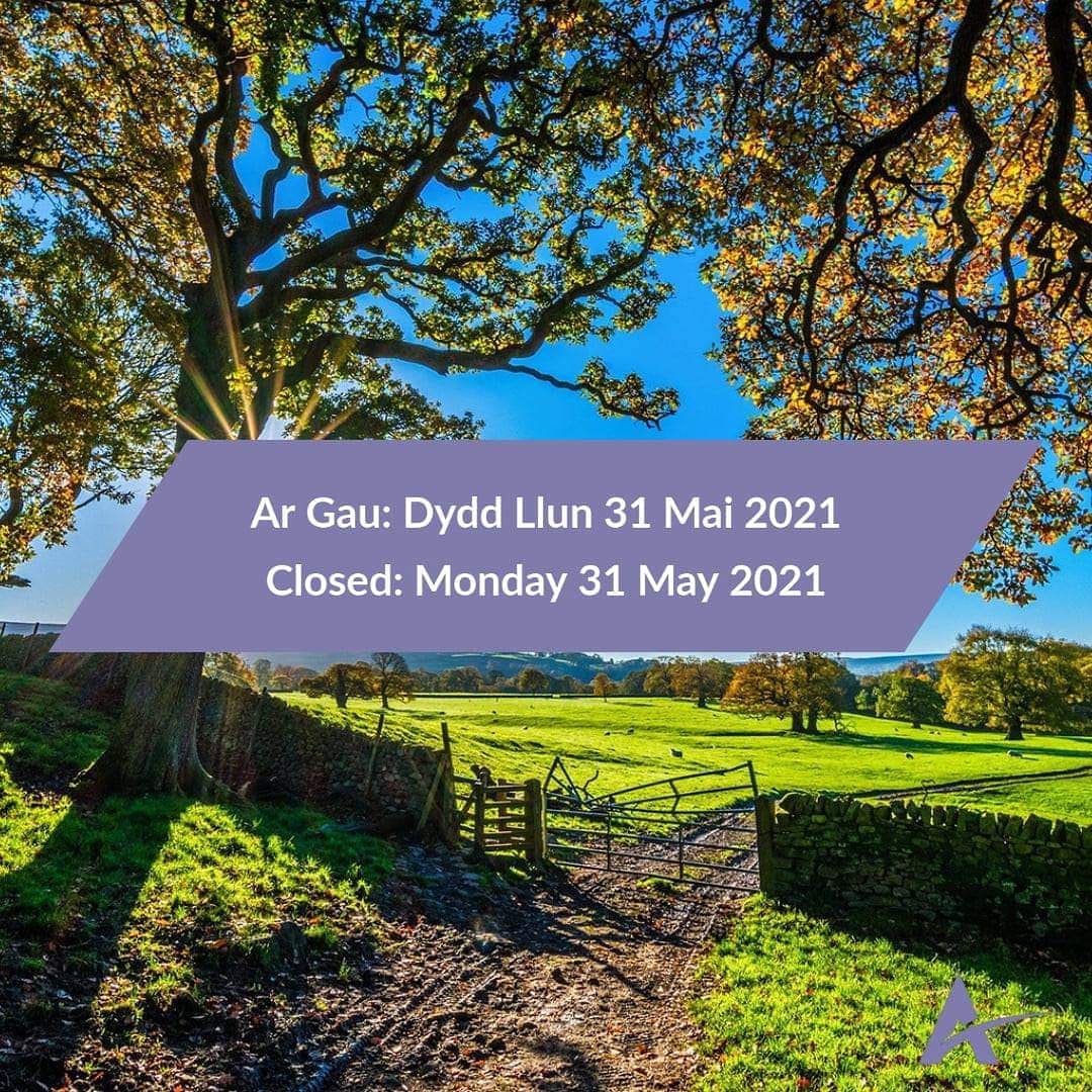 JadeJonesPav's tweet photo. Hysbysiad i Gwsmeriaid: bydd ein holl ganolfannau hamdden a’n llyfrgelloedd ar gau ddydd Llun 31 Mai ar gyfer Gŵyl y Banc.🌞

Customer Notice: all of our leisure centres and libraries will be closed on Monday 31 May for the Bank Holiday. 🌞 https://t.co/uZ81bE9Kk2