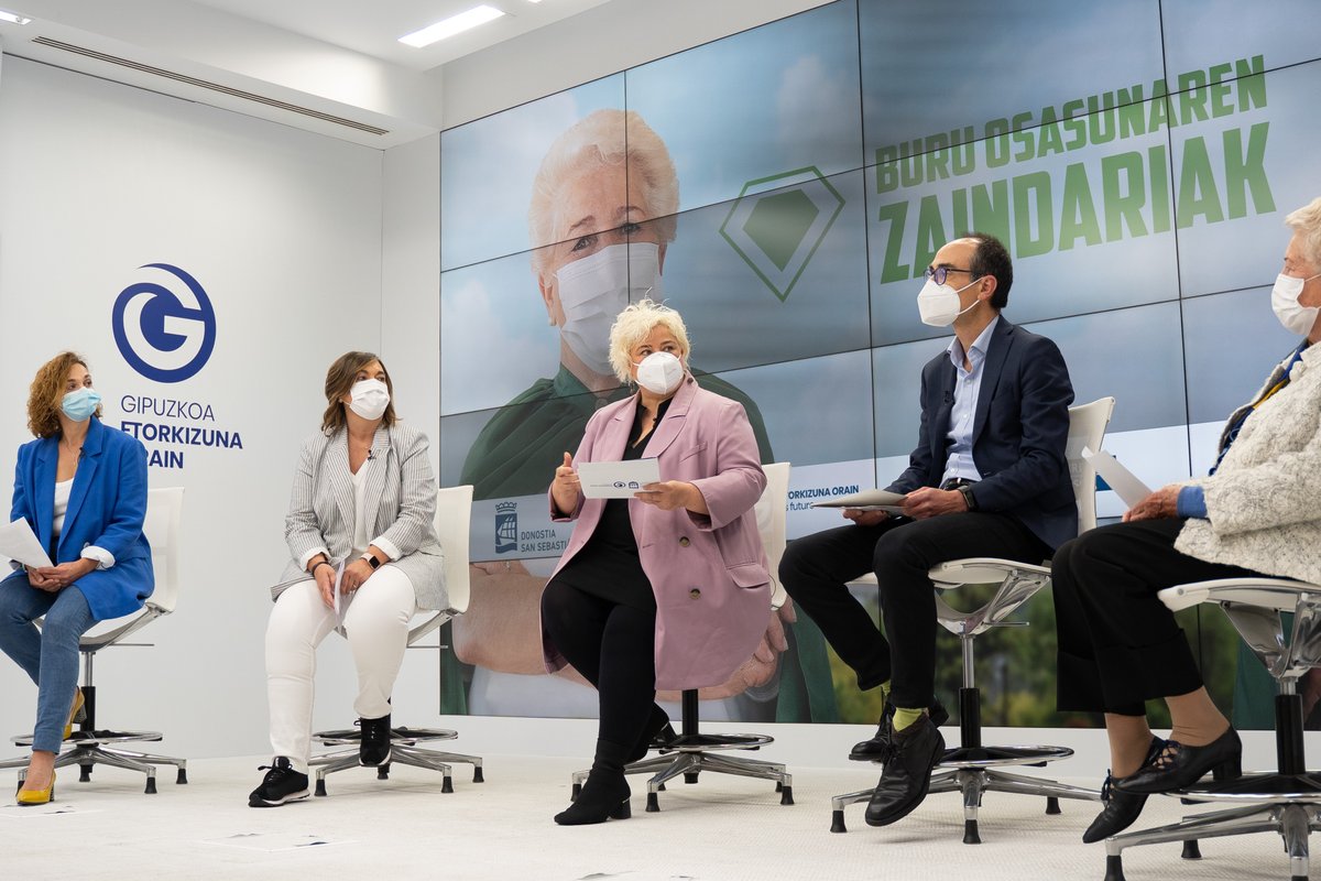 Agifes's tweet photo. Agifes presenta la campaña #GuardianxsdelaSaludMental para subrayar la labor de las y los familiares de personas con problemas de salud mental 👉https://t.co/kCK5rb8OqB https://t.co/e8UcPS8rPW