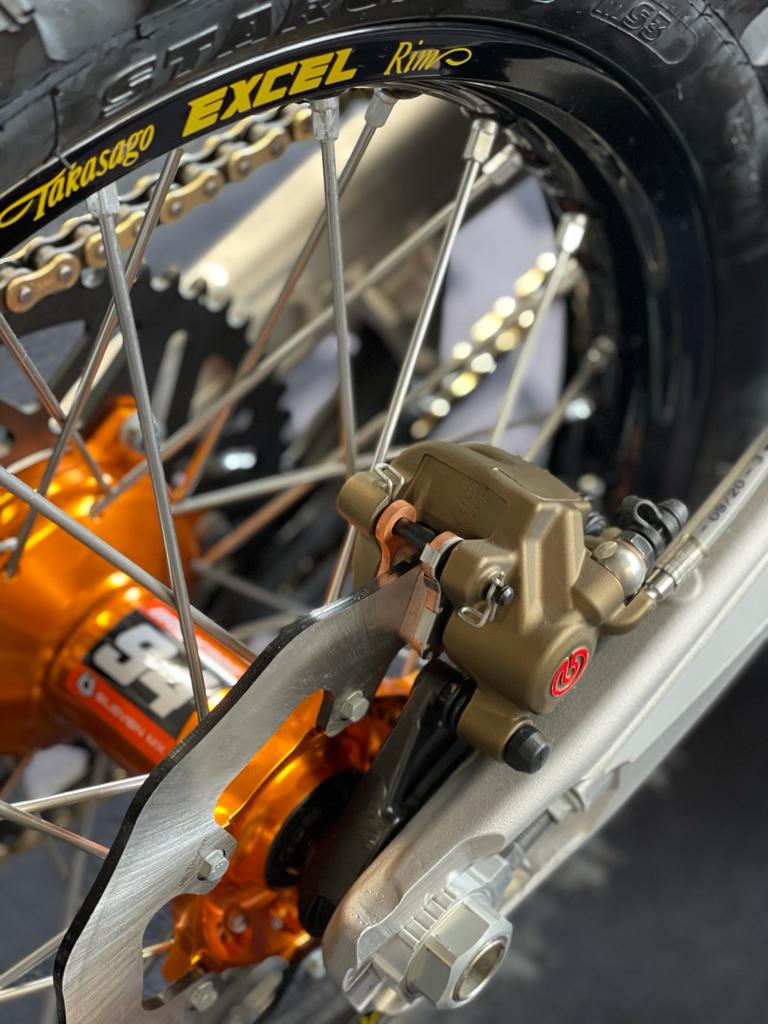 TeamVRT4's tweet photo. DETAILS 🔶

#ktm #teamvrt #haanwheels #wheels #elevenmx #michelin https://t.co/dWZw1SIaf3