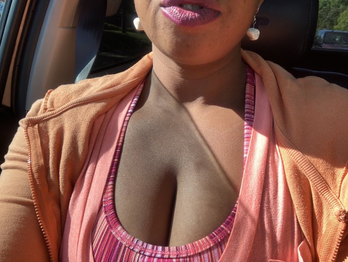 Ready For Breakfast 💋 #Slitvibez https://t.co/AM8jXGTPj6<a href="/tag/slitvibez"class="tags">#Slitvibez</a>