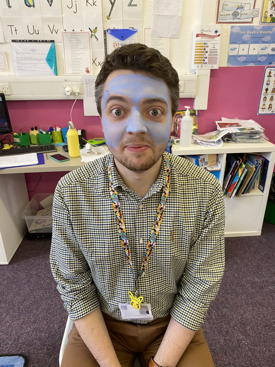 Mr Davey had a bit of a transformation today! 💧🔵