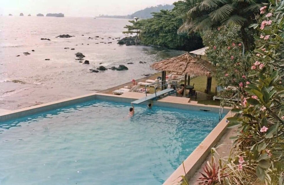 Archives du Cameroun on Twitter "La piscine de l'hôtel Atlantic Beach