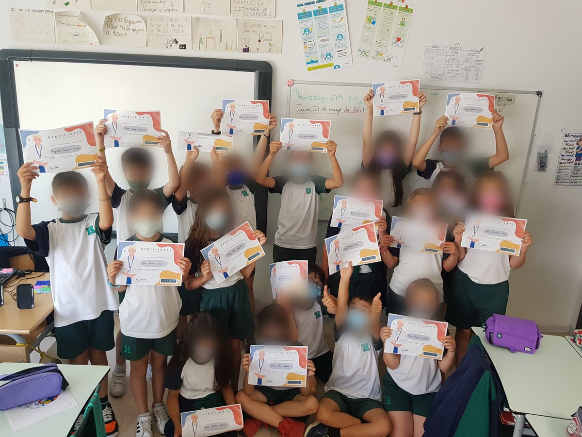 Doctors Needed graduation! We've finally got our certificate!We enjoyed a lot! Yipeeee!
<a href="/4EP_HBSTORREJON/">4º de Primaria HBST</a> <a href="/HBSTORREJON/">Humanitas Torrejón</a> <a href="/eng_hbs/">SusanaHBSEng</a> <a href="/LourdesHBS/">Lourdes HBS</a> 
#doctorsneeded
#learningisfun