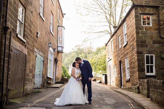 JamesSnapz's tweet photo. Back shooting weddings and had an awesome time in Robin Hoods Bay with Kelly &amp; Adam #weddingrestrictions #lockdownwedding #weddingphotography https://t.co/U6npxOyWxU