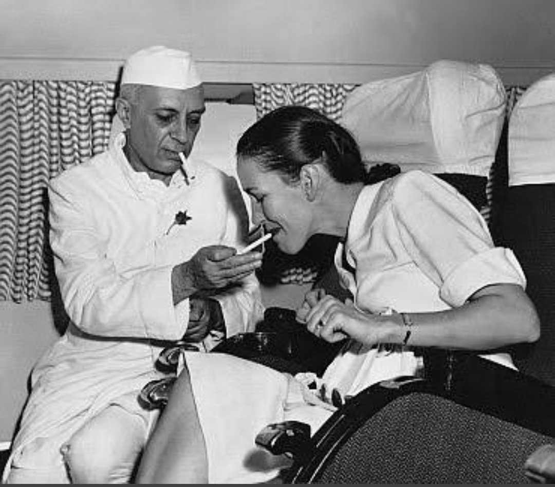 नेहरू भी वैक्सीन लेने विदेश जाते रहते थे।
#किसान_खुश_डकैत_परेशान