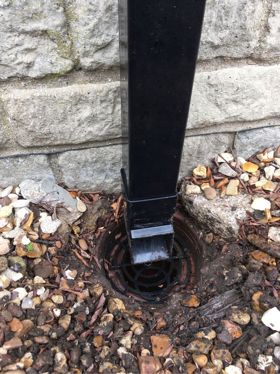 Downpipe unblocked and drainage cover revealed on this job. This was one of the three we revealed which were hidden from sight 👀