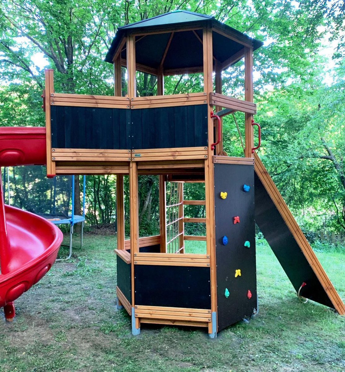 ElyseePlayEquip's tweet photo. Green&amp;Elegant. ⚫️🌲#playgrounds #playground #playground #playgrounds #playground #speeltuin #airesdejeux #spiel #airedejeux #airedejeuxpourenfants #coursderécréation #speeltoestellen #speeltoestel #parquesinfantiles #parchigiochi #spielplatz #spielplatzgeräte #spielraum https://t.co/5waY58tPD1