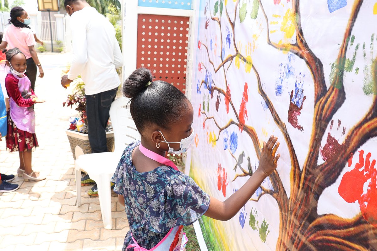 SchoolSafehands's tweet photo. The Children's Day celebration at #SHS was a glamorous and glorious occasion. 

Every class was involved, delivering their presentations with poise, creativity and zest. 

Whether we are aware or not, we will all impact our world one way or the other,- https://t.co/Lp58iNGecP