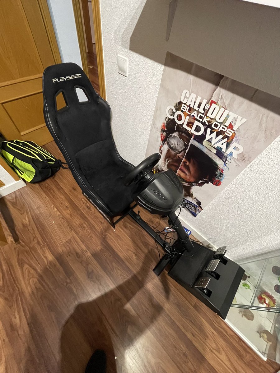 Se vende playseat más volante Thrustmaster - T300 RS

Un RT siempre ayuda chicos para ir llegue a más gente y ayude os quiero