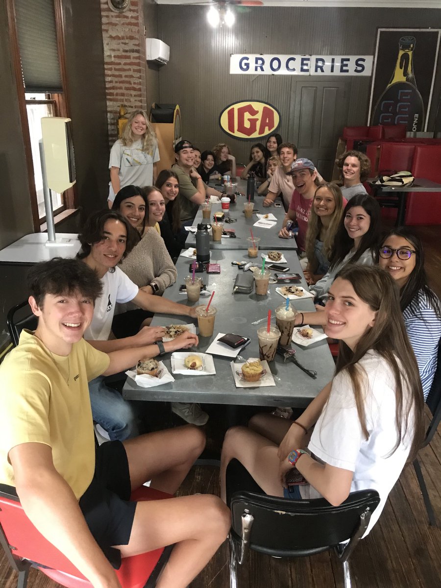 kkdanz's tweet photo. Last first period of this crazy school year! #smartandfun #notardies2day #wheresdenis https://t.co/F1gqcV6K3o