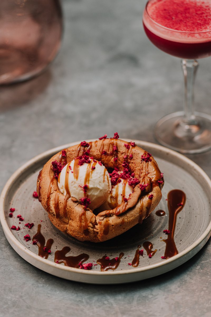 Heart of the City (@sheff_hoc2) on Twitter photo Master-Sheff! Chefs at <a href="/TheFurnaceSheff/">The Furnace Sheffield</a>, the new bar & restaurant set to open within Heart of the City, have revealed a few Yorkshire-inspired dishes from their opening menu 🍽️🍸🔥😋
Full story: bit.ly/3urFSJh
#mastersheff #HeartofSheffield
<a href="/SheffCouncil/">Sheffield City Council</a> <a href="/QberryRE/">Queensberry</a> Master-Sheff! Chefs at <a href="/TheFurnaceSheff/">The Furnace Sheffield</a>, the new bar & restaurant set to open within Heart of the City, have revealed a few Yorkshire-inspired dishes from their opening menu 🍽️🍸🔥😋
Full story: bit.ly/3urFSJh
#mastersheff #HeartofSheffield
<a href="/SheffCouncil/">Sheffield City Council</a> <a href="/QberryRE/">Queensberry</a>