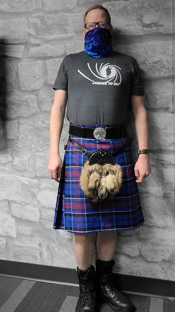 KiltedG's tweet image. 4 hours and 12 minutes till my vacation starts! Enjoy your week and have a happy #TartanThursday! Wearing Ibrox District tartan today.