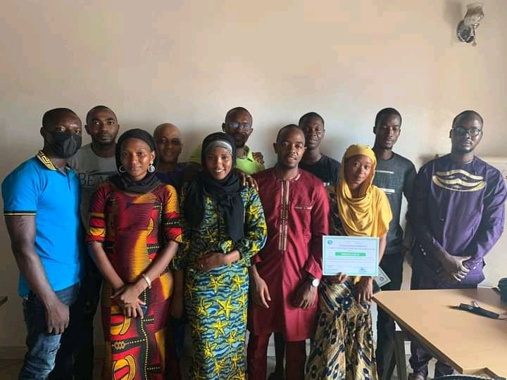 PathKeita3's tweet photo. CERTIFICAT DE GESTIONNAIRE DE PAIE&RH ET COMPTABLE PME.
Clôture le week-end dernier de deux mois de formation professionnelle aux métiers de Gestionnaire des Ressources Humaines & PAIE et de Comptable PME.
Démarrage d'une nouvelle aventure le 05 Juin.
#KB2C: The Best or Nothing. https://t.co/LROvJtwwcc