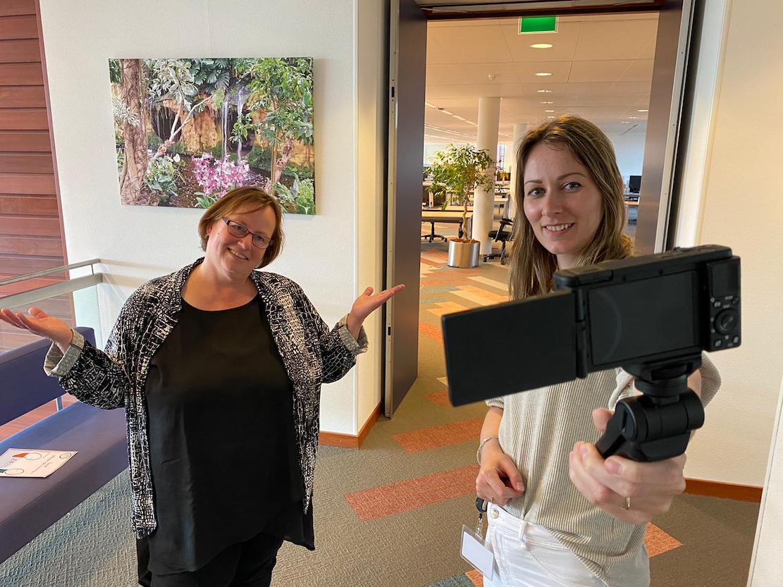 Vlogcursus bij gemeente Meppel 📹
Wist u dat vlogs uw bereik enorm vergroten? Niet alleen jongeren kijken naar vlogs. Ook de oudere generatie kijkt tegenwoordig volop. Zet u deze vorm van video al in voor uw bedrijf? 
 bit.ly/3wky91I