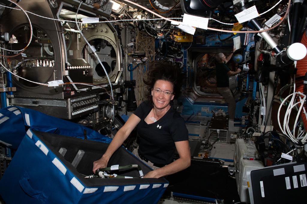 NASA's tweet photo. A live Earth-to-space call is coming up at 10:15am ET! @Astro_Megan will speak with @NASAGoddard about her current mission on the @Space_Station, and her first spaceflight in 2009, a servicing mission for @NASAHubble. Watch: https://t.co/mzKW5uDsTi https://t.co/3HSCPLGVzI