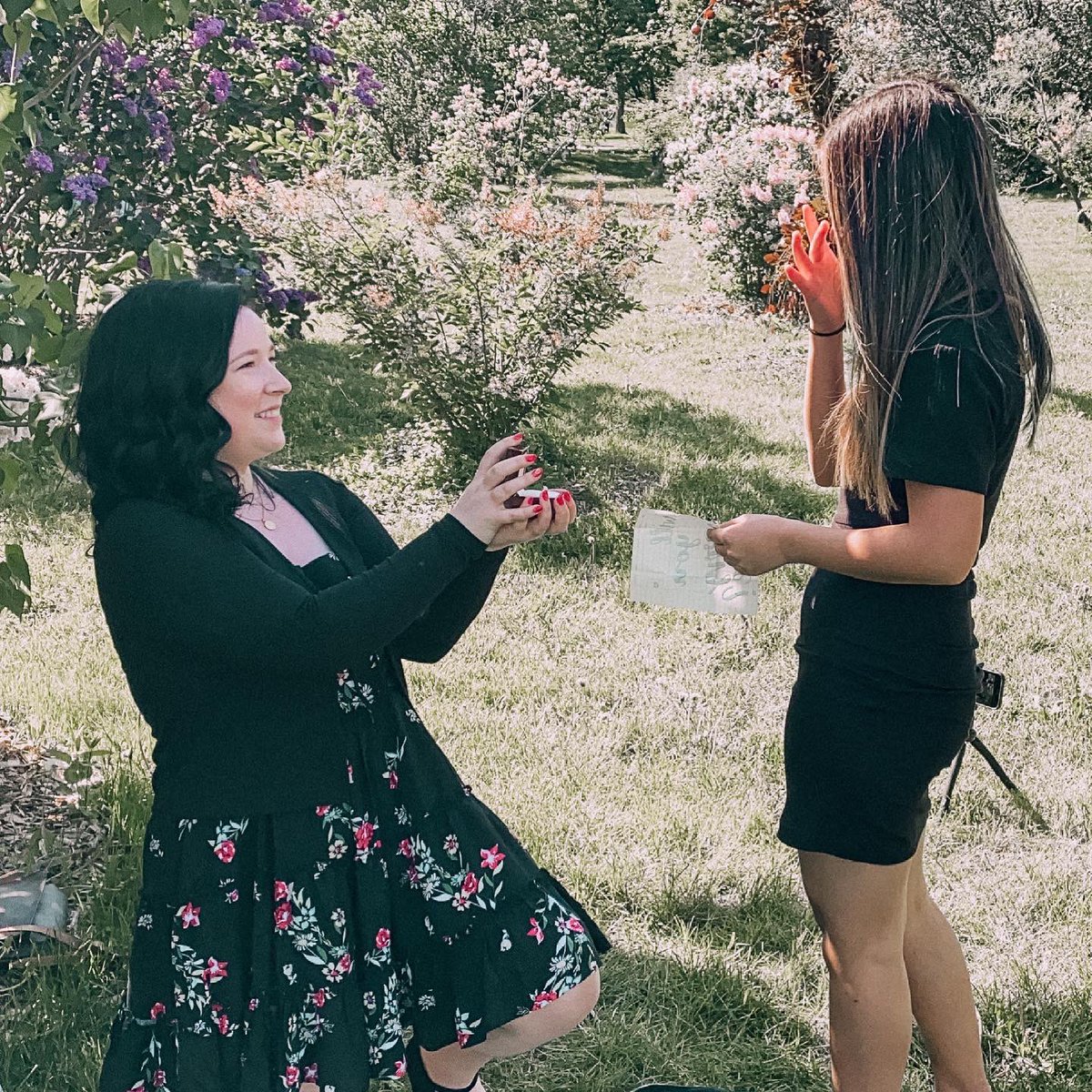 rosiesjoohyun's tweet photo. We're engaged 🤍

@findingfletcher we met thanks to you so i say you have to release an epic love song cause we can't walk down the aisle to undrunk https://t.co/VUJI0U2p0A