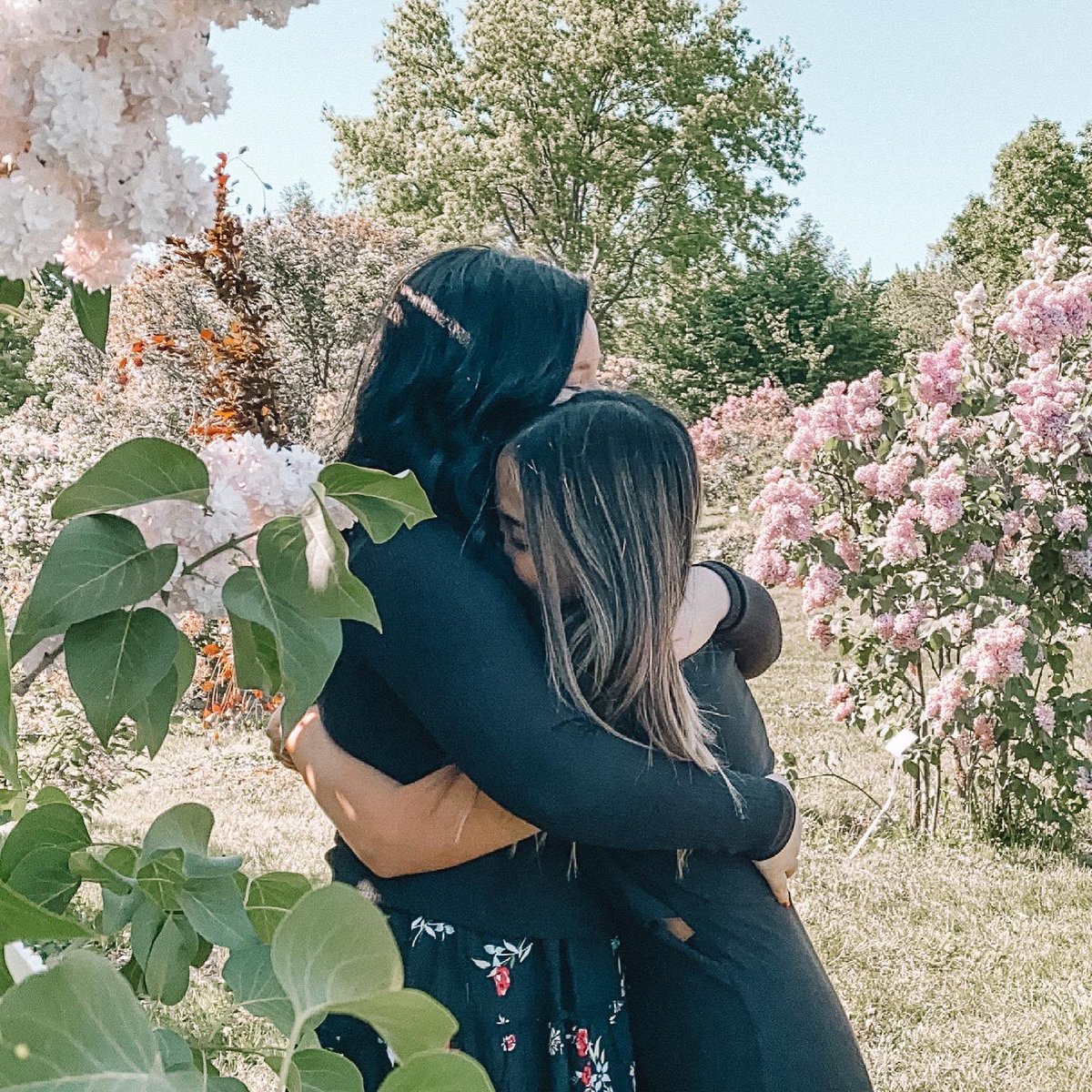 rosiesjoohyun's tweet photo. We're engaged 🤍

@findingfletcher we met thanks to you so i say you have to release an epic love song cause we can't walk down the aisle to undrunk https://t.co/VUJI0U2p0A
