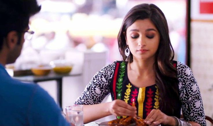 aliasgirl_'s tweet photo. Some girls really want a bf but don't want to be in a relationship

Nhi behn tu zehr khale kasam se btari hu nhi maregi🙃 https://t.co/OriW1FJrPh