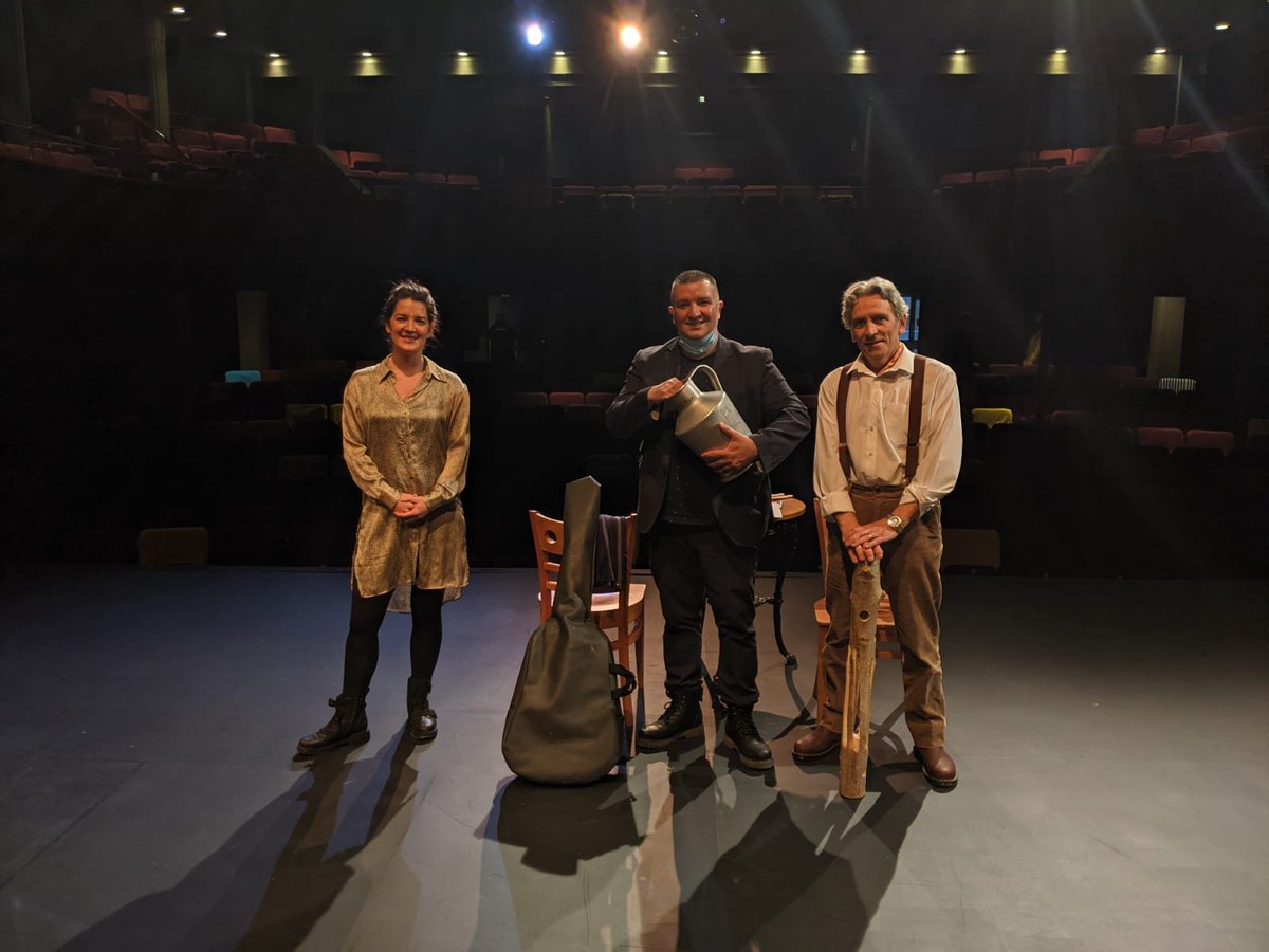 OldhamColiseum's tweet photo. Yesterday we launched #GypsyJam - our Gypsy, Roma, Traveller led community and arts project, delivered in association with @KaskoSanLtd and Richard O'Neill.
The event was dedicated to the late Zerg Raja. https://t.co/I9i05S7RLn